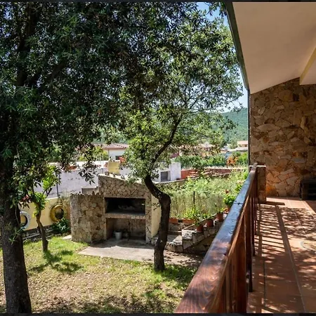 Barbara Sardinia 公寓 *